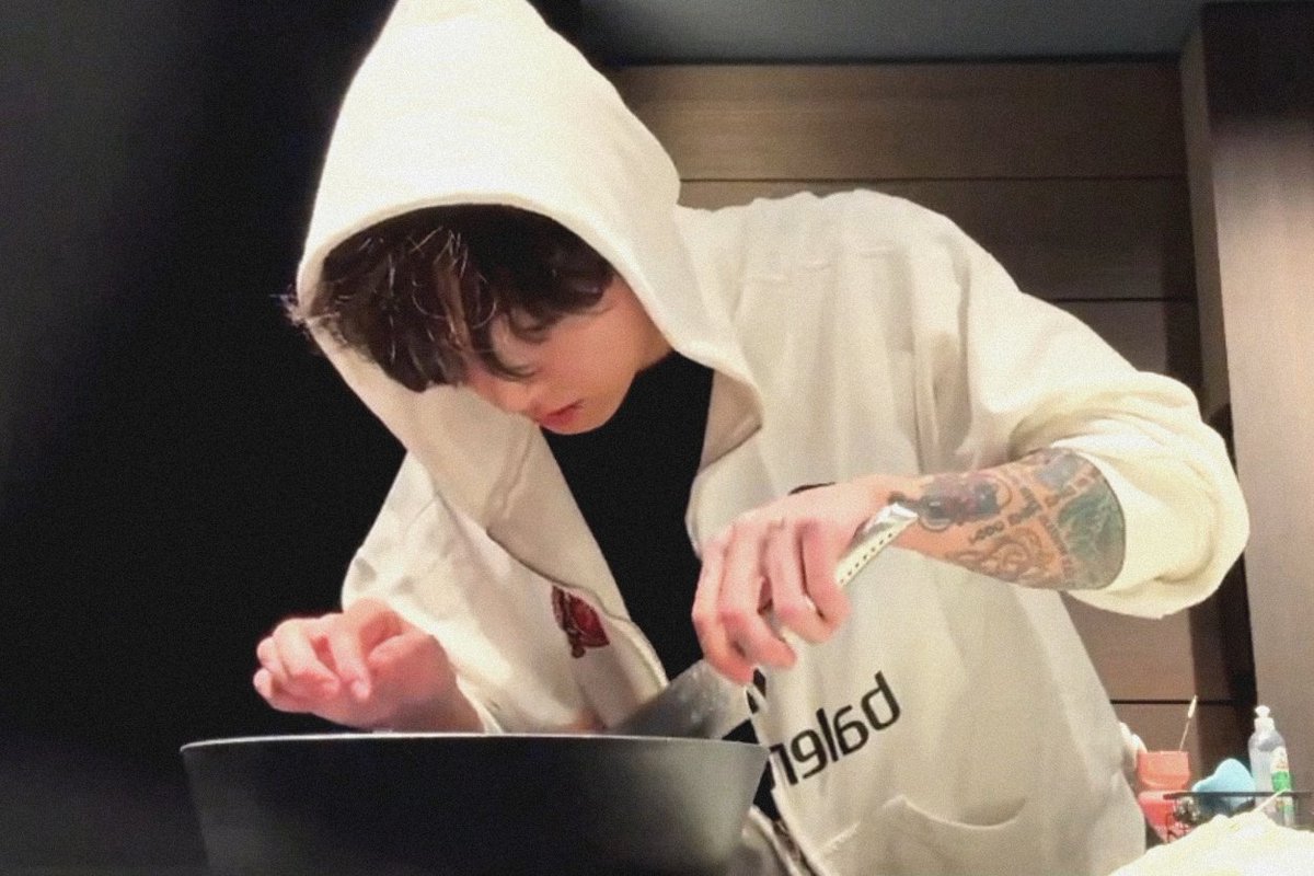 jeba (@imissjungkook_) on Twitter photo 