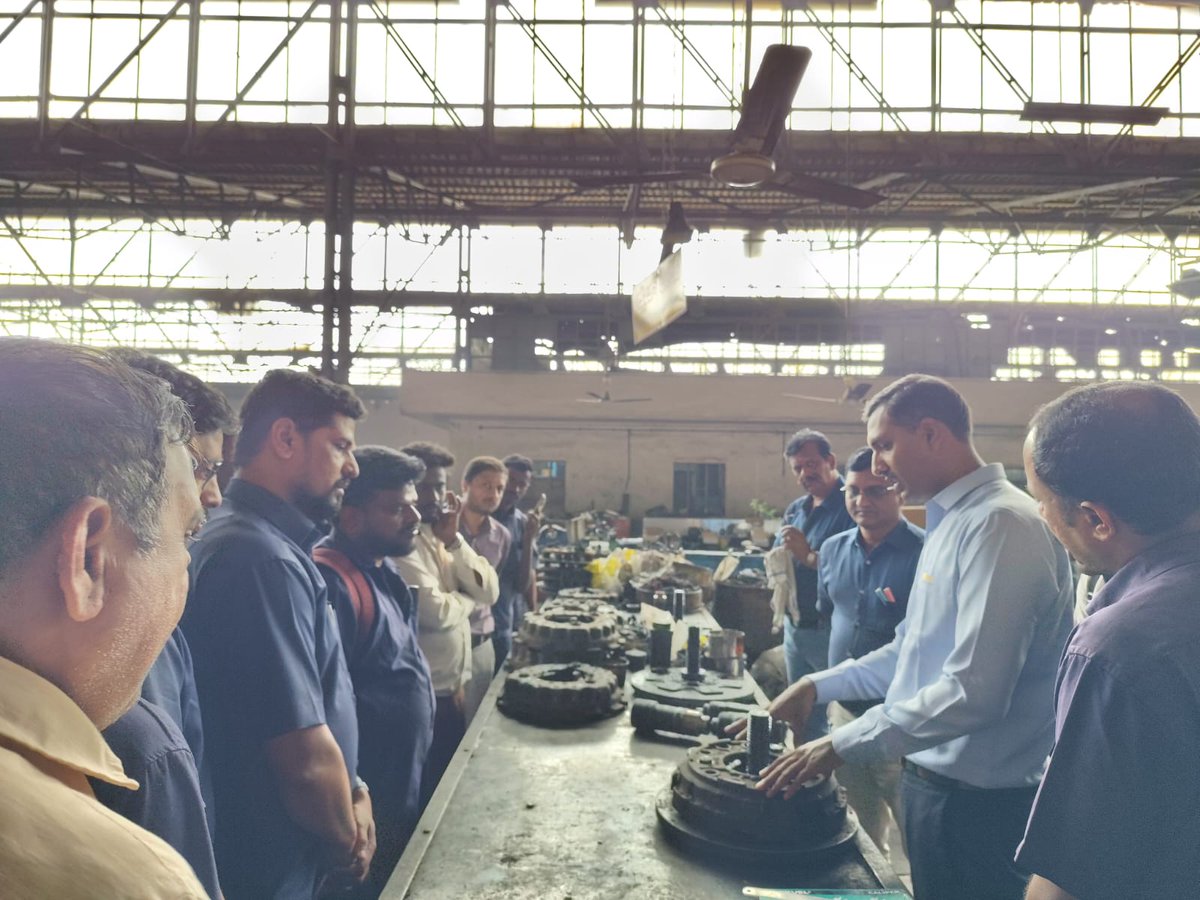 Behind every smooth ride, there’s a skilled mechanic and trusted technology. At the #BMTC Workshop, Bangalore, we trained 64 dedicated professionals, enhancing their know-how and confidence in LIPE Clutches.
#SetcoAutoSystems #ClutchLeaders #BMTCWorkshop #LIPEClutch #Bangalore