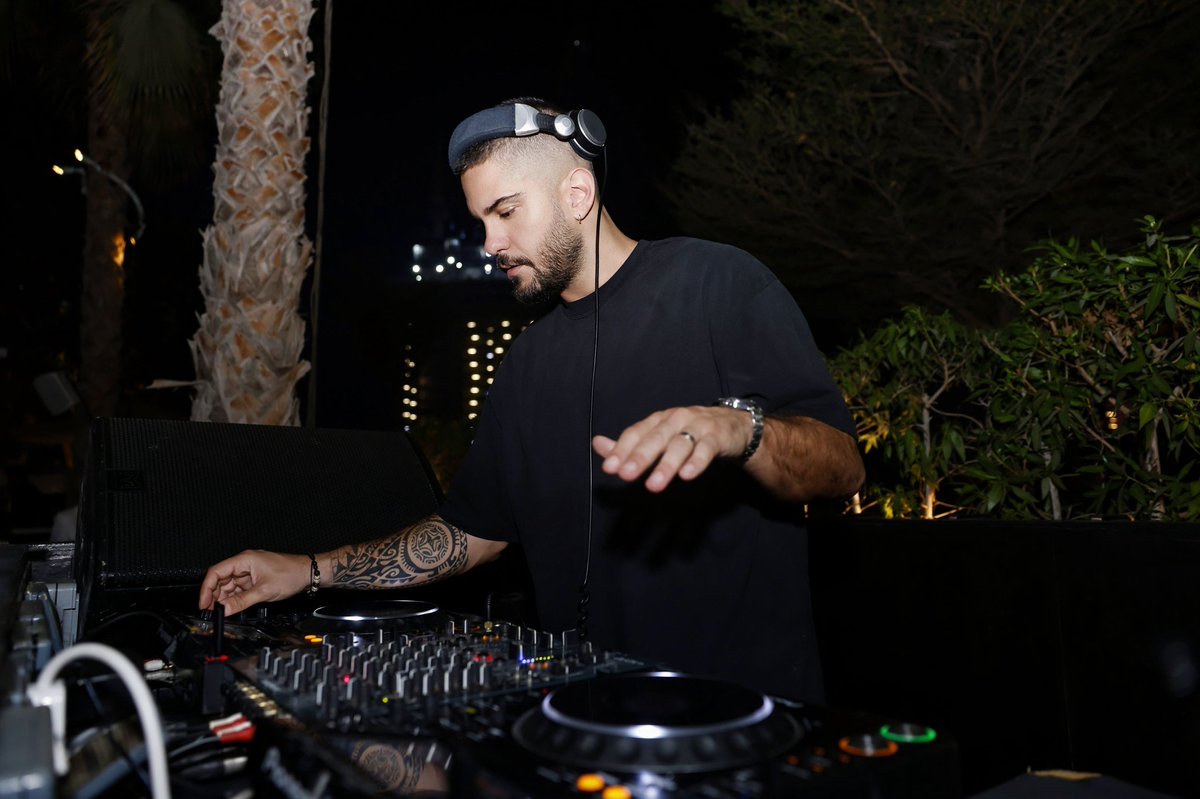 Bitget_zh's tweet image. Bitget Celebrity Night 迪拜场 圆满结束 🎉 

感谢大家出席与关注，小编温馨提醒：
1️⃣ 活动时多交朋友、适当饮酒
2️⃣ 情侣请勿公开放闪，旁人会羡慕
3️⃣ 理性传播，文明吃瓜

最后感谢 BN 让大家齐聚迪拜，请大家将焦点放在 BBW 上 👀

Bitget VIP | 费率更低，福利更狠！