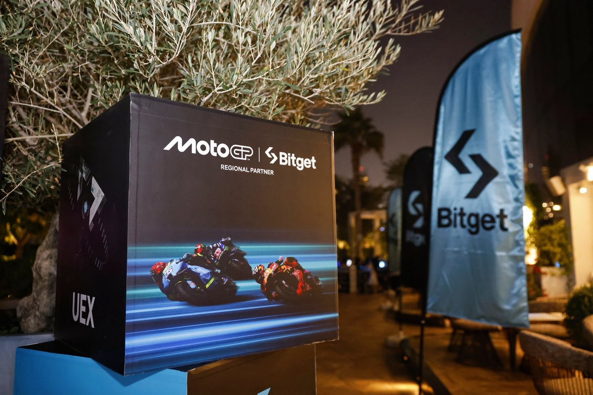 Bitget_zh's tweet image. Bitget Celebrity Night 迪拜场 圆满结束 🎉 

感谢大家出席与关注，小编温馨提醒：
1️⃣ 活动时多交朋友、适当饮酒
2️⃣ 情侣请勿公开放闪，旁人会羡慕
3️⃣ 理性传播，文明吃瓜

最后感谢 BN 让大家齐聚迪拜，请大家将焦点放在 BBW 上 👀

Bitget VIP | 费率更低，福利更狠！