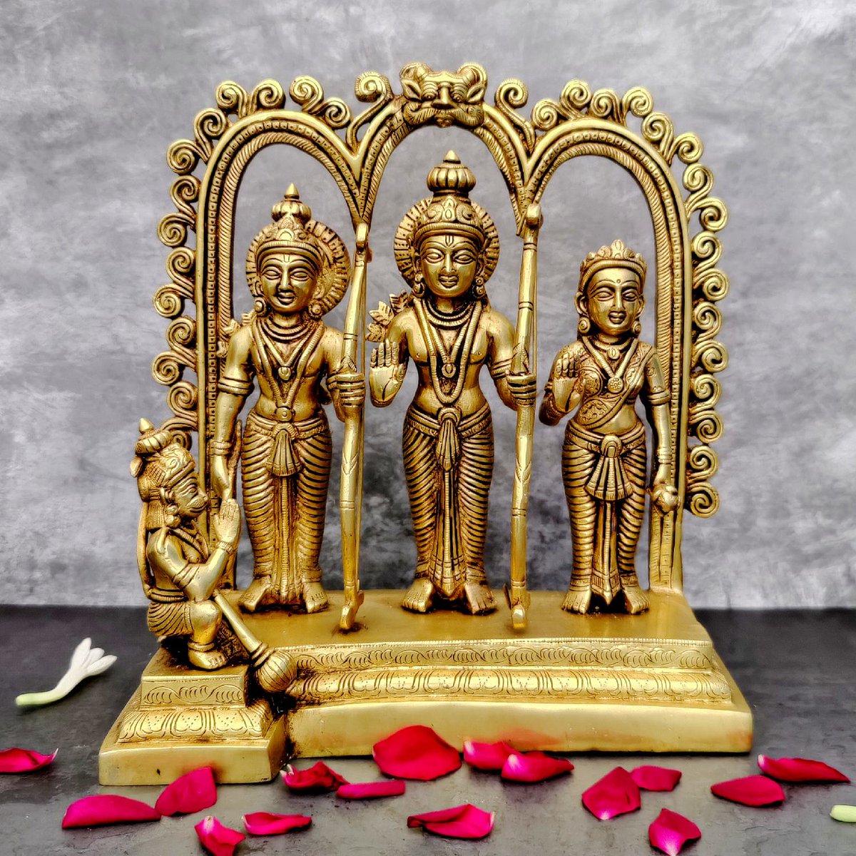 Buy Beautiful Pure Brass Ram Darbar Frame Idol Height 12 Inch for @ just Rs. 24,999/-
.
.
.
.
.
.
#artycraftz #ramdarbar #ram #lakshman #sita #hanuman #brass #idol #export #statue #tabledecor #spirituality #shopping #offers #discounts