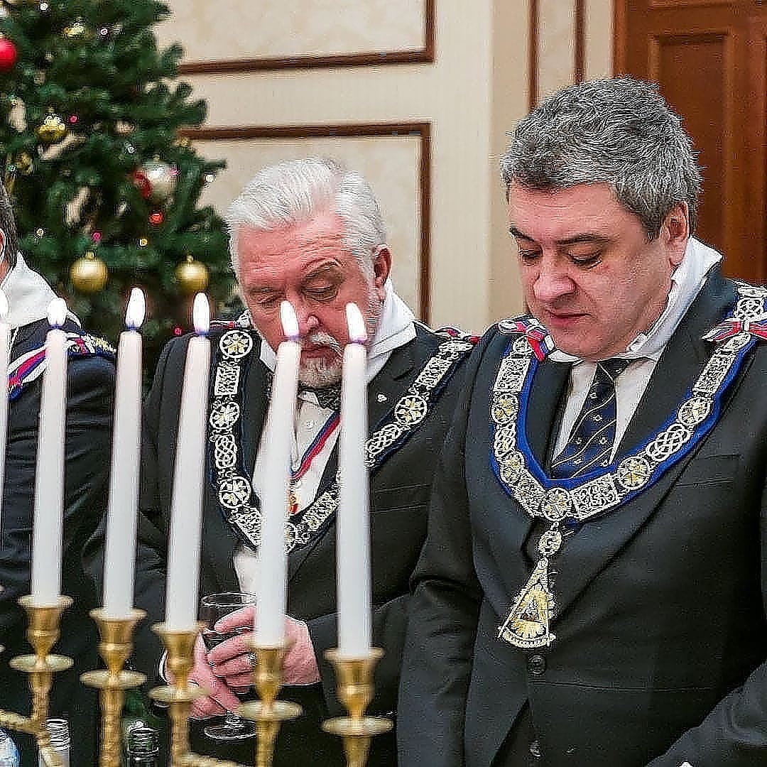 williston26's tweet image. Follow the light 🔺🔺