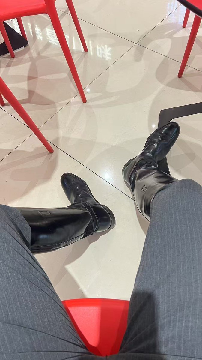 想吃麻辣烫 还得一个人 #苏州 #马靴