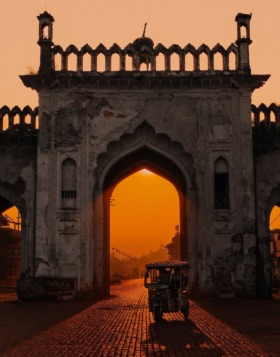 wallmagcreators's tweet photo. Discover the enchanting heritage of Lucknow through the lens of IG:@/urvi.jpeg 📷✨ Dive into stunning photography and explore history. Follow @wallmagphoto for more visual stories! Tag @wallmagphoto or #wallmag to get featured with WallMag. #Photography #Lucknow https://t.co/KbR0O9xwDl