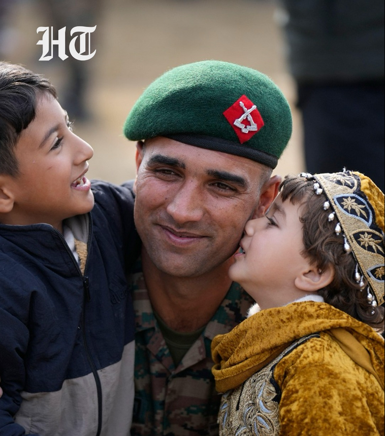 Dapaan_JK's tweet photo. #PledgeToDefendNation Over 250 Army recruits from JandK especially from Kashmir based districts like Kupwara, Baramulla, Budgam &amp; Srinagar were formally inducted into the JKLI regiment. The #SonsOfSoilFromKashmir took oath as soldiers &amp; pledged to #DefendIndia 
#KashmirForIndia https://t.co/17NIyt3rUd