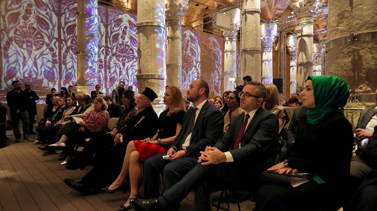 Dün akşam İBB Başkan Vekilimiz Sn. <a href="/nuriaslan_tr/">Nuri Aslan</a> ile birlikte, Birleşmiş Milletler’in 80. yılı dolayısıyla Şerefiye Sarnıcı’ndaydık.
Daha barışçıl ve birlikte hareket eden bir dünya için uluslararası iş birliklerimizi güçlendirmeye devam edeceğiz.