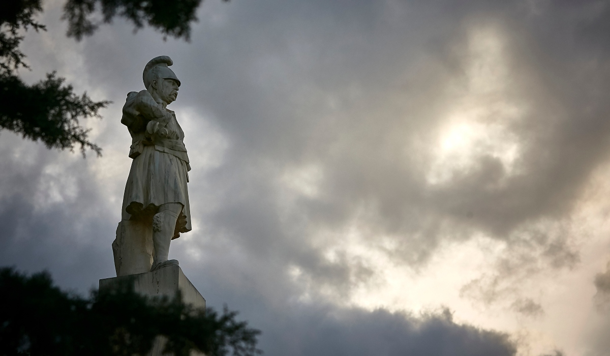 KourCostas's tweet image. 3/12/1822 Οι Τούρκοι παραδίδουν το Ναύπλιο στον Κολοκοτρώνη. Από τις 30/11 ο Κολοκοτρώνης είχε ανέβει στο Παλαμήδι. Έστρεψε τα κανόνια προς τα τείχη του Ναυπλίου κι έριξε 50 κανονιές. Μετά έστειλε τελεσίγραφο στους Τούρκους της πόλης να παραδοθούν όπως και έγινε τρεις μέρες μετά.