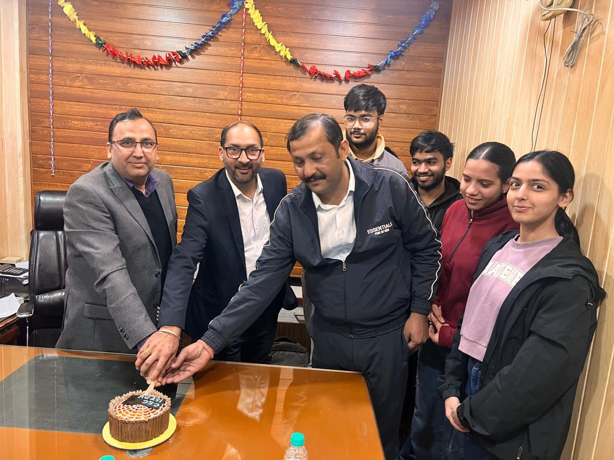 cscfinancial_'s tweet image. Congratulations!!! 🎉

CSC Punjab Team celebrate the 1st Loan Disbursement Case of Aditya Birla with a special cake-cutting ceremony. 🎂✨

Wishing many more milestones ahead!

#csc #cscloanbazar #cscfinancialservices #adityabirla