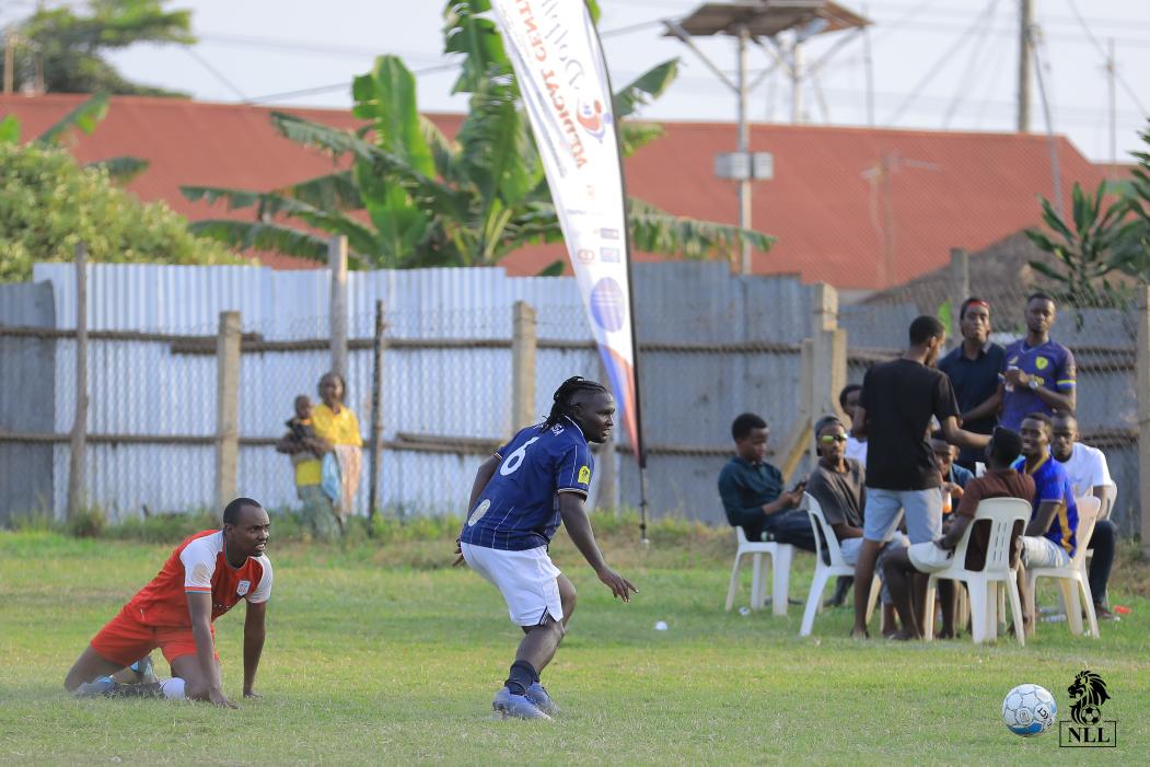 rbwendero's tweet photo. Colleagues, soccer is hard.
@ntare_league @FCKabali_ https://t.co/B29ezYlvJP