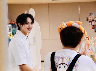 champzarr's tweet image. ปีหน้ารอชมซีรีส์ #17thspringseries 🎉

เก็บตกวันเกิดน้องโชกุน 🎂
รวมตัวคนรักน้อง
ปล.คนที่มีลักยิ้มก็มา😳
น่ารักคู่ โดนตกเลย💯

ขอบคุณพี่เอก
พี่น้องบ้านโชกุน
แฟนคลับทุกคน
ร่วมมือกันฟินมาก

#Chokun20thOceanLand 
#ChokunAston 
#Chokunz_jkz 
#Chokunputtipong
#จ้างแชมป์ยังไงก็คุ้ม