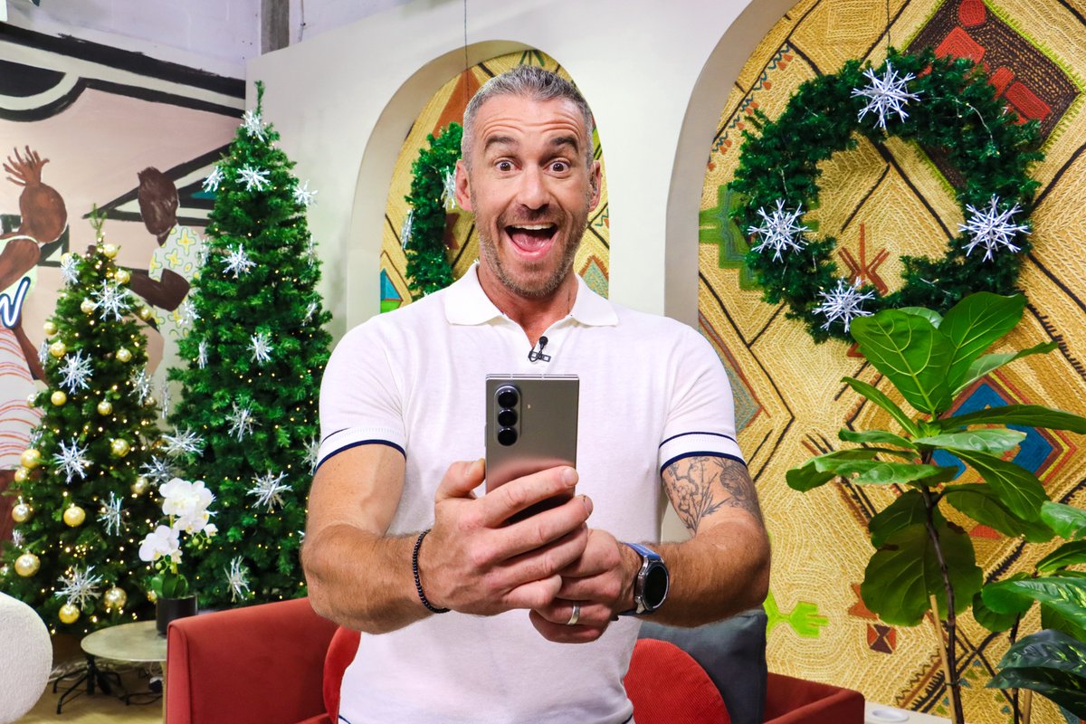 You stand a chance to WIN a Samsung Galaxy Fold 7, courtesy of Samsung! 📱🎁 To enter: Tell us which features of the <a href="/SamsungSA/">SamsungSA</a> #GalaxyZFold7 would make your life easier? Include #GalaxyZFold7 &amp; #GalaxyWatch8 in your entry. Comp closes 5 Dec 2025. Ts&amp;Cs: expressoshow.com/win-a-samsung-…