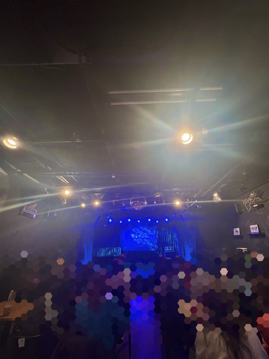 EmilyNodaE_Make's tweet photo. 『This is シュガーズ』
わたくし… ウォーターで
声援隊?!(笑) がはは!!!
A cappella Performer
🔗 https://t.co/a70wSMLg2J
#シュガーズ #アカペラパフォーマー #IWAjI #Echo #PANG #Shinya #神戸 #CASHBOX #regularLIVE #野田エミリー #NEENE #EMake https://t.co/gLTXdC3IMO