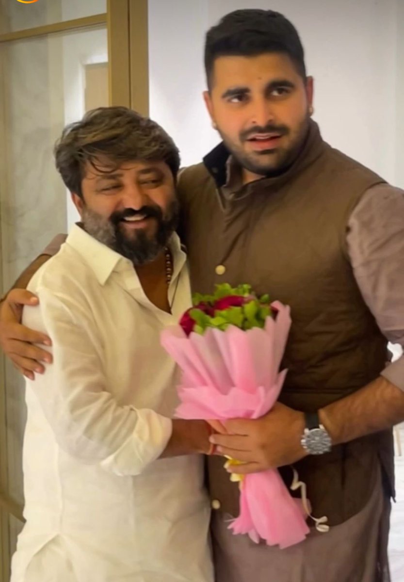 SamundarSSR's tweet image. शिव विधायक श्री रविन्द्र सिंह जी भाटी को जन्मदिवस की हार्दिक बधाई अनंत शुभकामनाएं। 

ईश्वर से आपके उत्तम स्वास्थ्य एवं दीर्घायु की कामना करता हूँ।

#RavindraSinghBhati #ssr