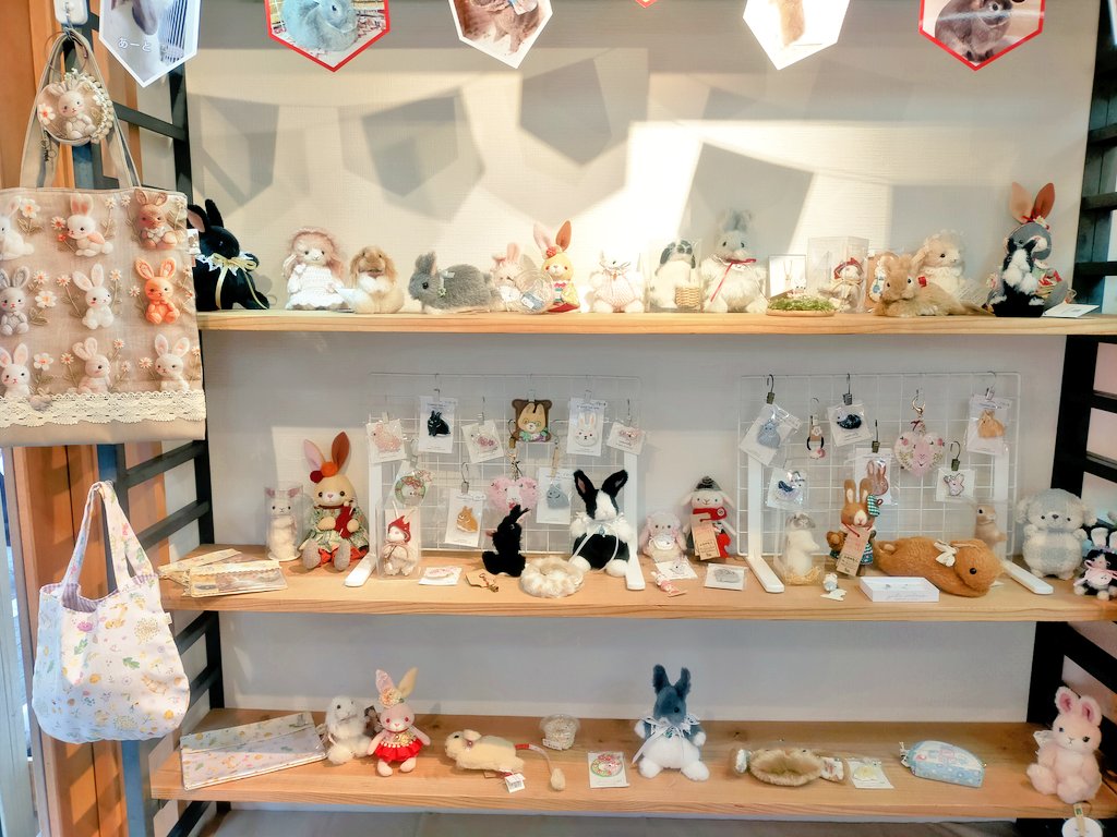 本日より✨
2025年12月3日(水)～7日(日)　貸出展示「うさうさvol.12」12〜19時(⚠️初日15時から)
#うさぎ onlyの展示会✨
#くま屋さん倶楽部
ティディベア
ぬいぐるみ
アクセサリー 等
レンタルギャラリー
錆猫ギャラリー
吉祥寺