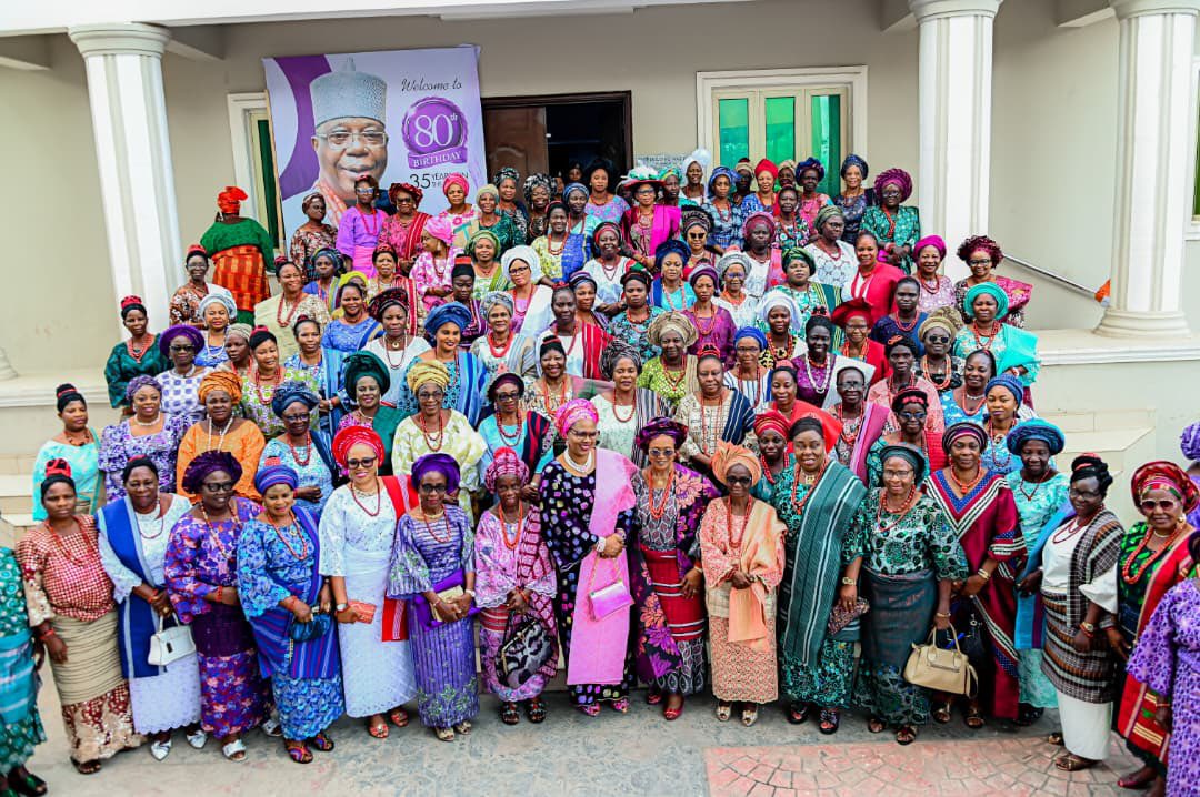 ÈWÍ’S PALACE, ADO EKITI | Tuesday, 2nd December 2025

In an atmosphere graced by dignity and mutual affection, I had the honour of hosting our gracious and distinguished Oloris at the Palace of the Ewi of Ado-Ekiti, an engagement that has now become a cherished annual tradition
