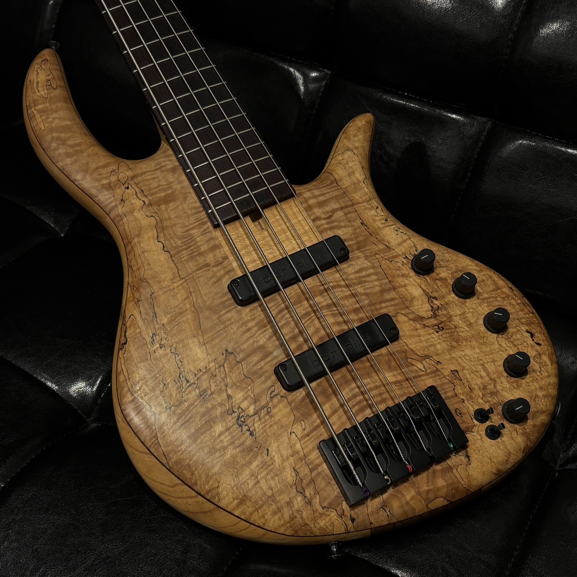 shima_shinjuku's tweet photo. 【BASS GATHER】ラインナップ紹介第二弾!Elrick Platinum series e-volution 5st !スポルテッドとフレイムのエキゾチックなルックスが魅力。
#Elrick #bassgather https://t.co/mhWalx4dgZ
