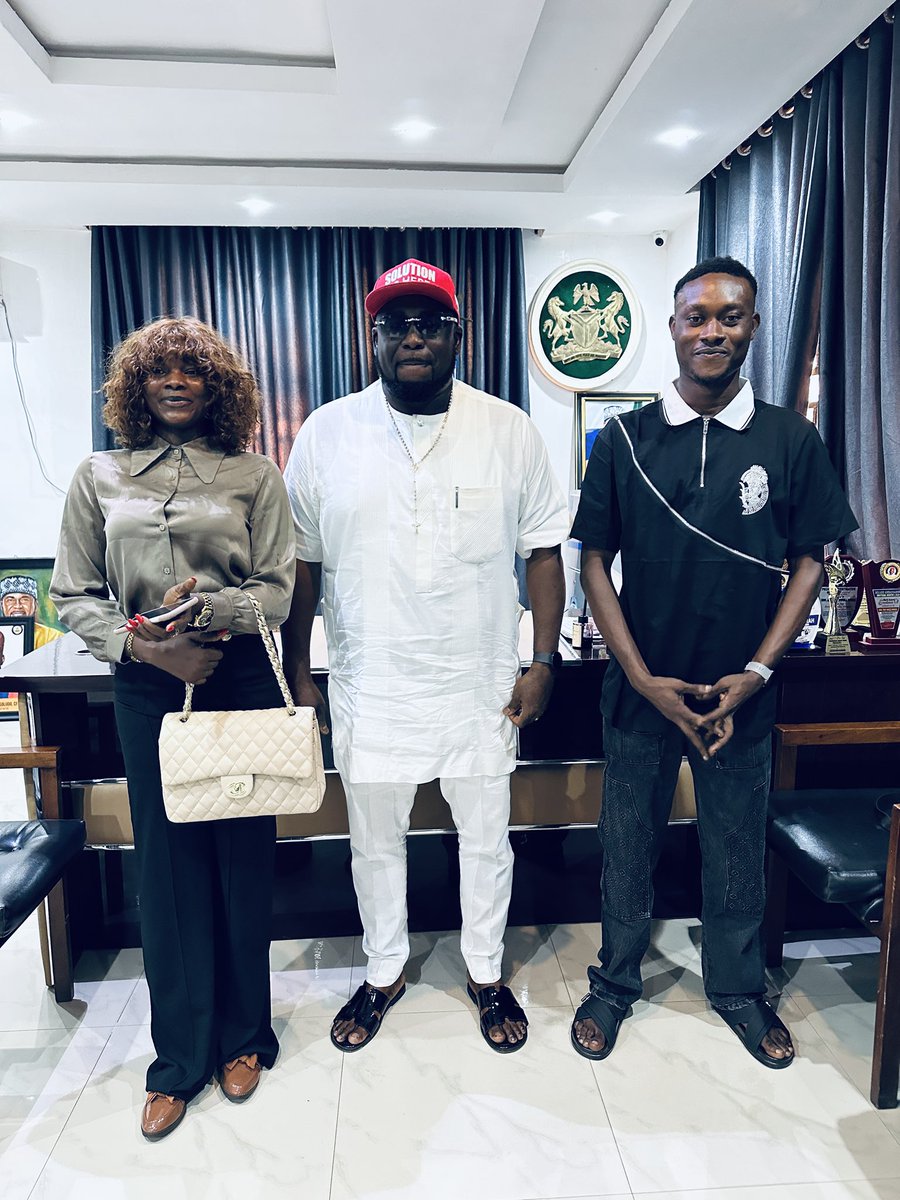 Maureengabriel_'s tweet image. On his special request, yesterday , I met with the Local Government Chairman of Onitsha North (MAYOR). It&apos;s a blessing and indeed a day never to forget.

01-11-2025 is a day i will never forget. God bless y’all for your support and prayers. I really appreciate 🙏