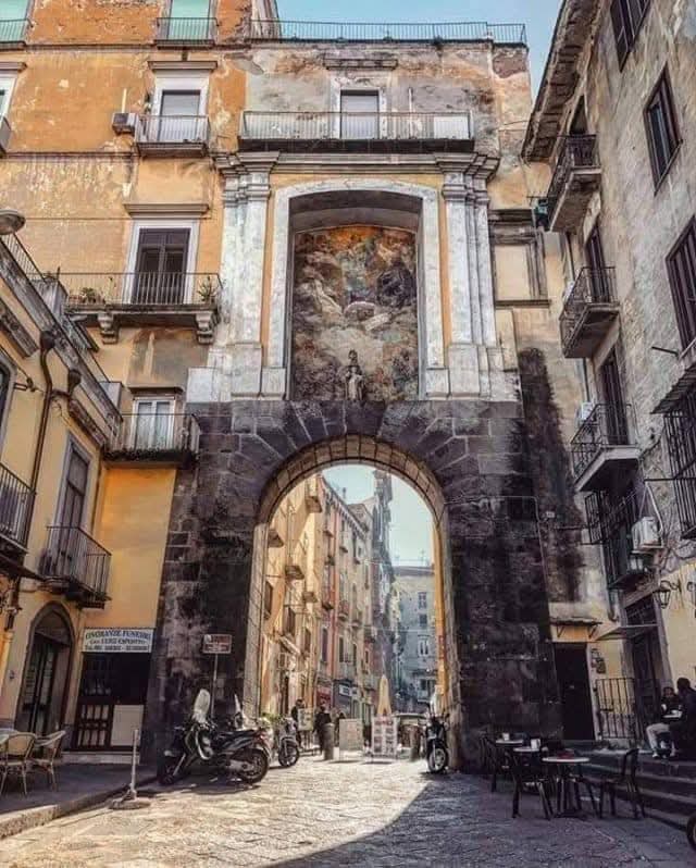 CuoreIschitano's tweet image. Ci sono posti in cui vai una volta sola e ti basta… 
e poi c&apos;è Napoli...🩵

Cit. John Turturro

 #napolinelcuore