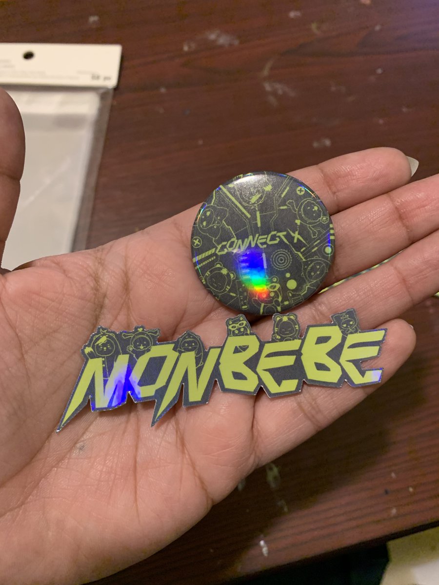 Finished freebies for tomorrow’s showing!
I’ll also include two random PCs from my past events and a free Washi tape bc I have entirely too many~
Come see me and say hi!