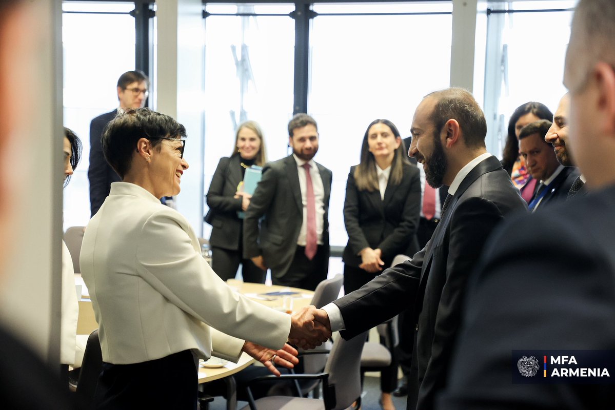 AraratMirzoyan's tweet image. Very productive meeting w/@MartaKosEU discussing new opportunities to further deepen 🇦🇲-🇪🇺 partnership as we just adopted the new Strategic agenda.

Appreciated all the efforts towards supporting Armenia in its path of strengthening democracy, economy &amp;amp; better connectivity.…