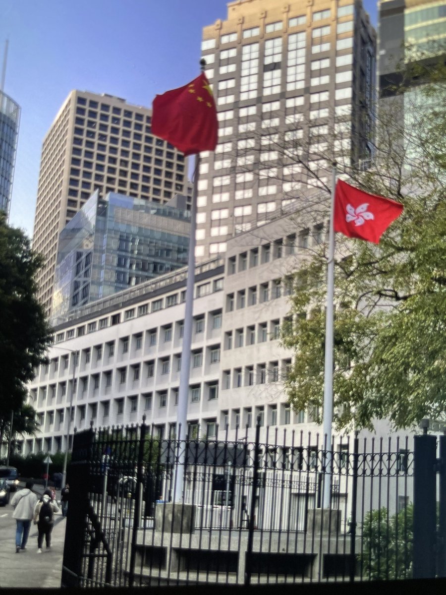 hapwi's tweet image. 香港住んでた頃五星紅旗とか見たことないぞ！大好きな香港はすでに中国に食われちまった。韓国も食われちまったらしい
高市さん食われちゃダメだよ！日本を守ってください！応援します！！！Fuck CCP!!!!!配信22:00からあるかもです。