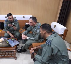 TheAirWarrior_'s tweet photo. Air Mshl Narmdeshwar Tiwari, Vice Chief of the Air Staff, visited No. 1 Squadron from 01–02 Dec 25 on his farewell visit as Commodore Commandant of the legendary ‘Tigers’.

He was accorded a ceremonial Guard of Honour.

#IndianAirForce #IAF #Mirage2000 #Tigers #No1Squadron #VCAS https://t.co/fIUlyRTDus