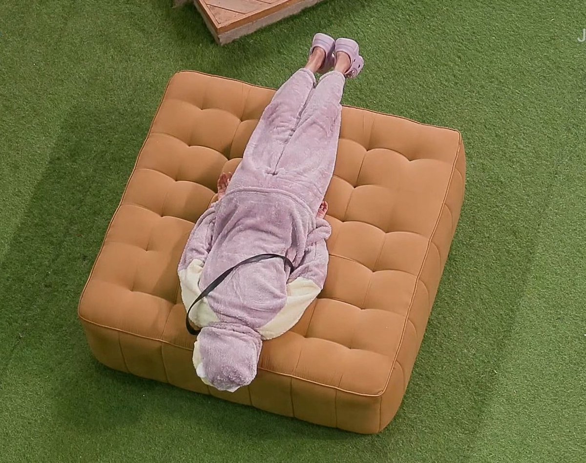 GK Or #PranitMore ko winner bata diya kullu, gurleen, samaira ne to dekho iski cringe harkate 😂rona aa gya didi ko 

#GauravKhanna |#BiggBoss19