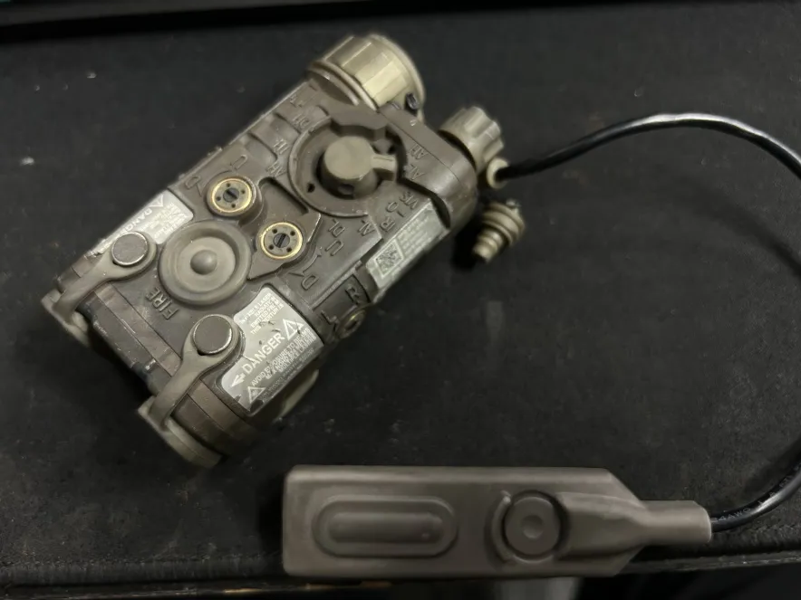 fma NGAL ウェザリング加工 FMAの新作金属NGALを早速ウェザリングして官給ぽいシールに変更した