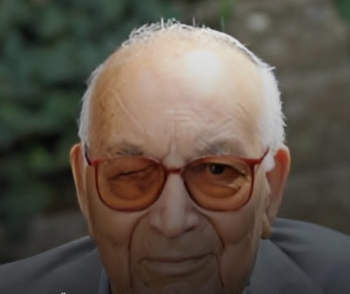 Ne güzel söylemiş Yaşar Kemal: “Üç sayfa kitap okumamış dangalak, devlet kurmuş Atatürk’ü eleştirmeye kalkıyor!”