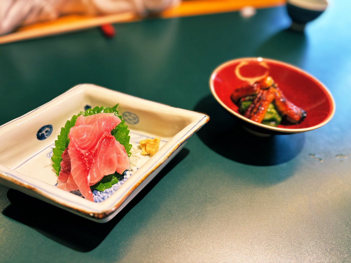 libetotti's tweet image. 昨日は嫁デートで贅沢ランチ！
嵐山の有名店でうなぎϵ( 'Θ' )϶

隣の席でおばサマ達がワイワイしてたけど💧

でもそれを見て、嫁が友達と毎週いいランチに
行けるくらい稼ぎたいと思った

外国人観光客は少し減った気もするけど
メイン通りは相変わらず混んでました