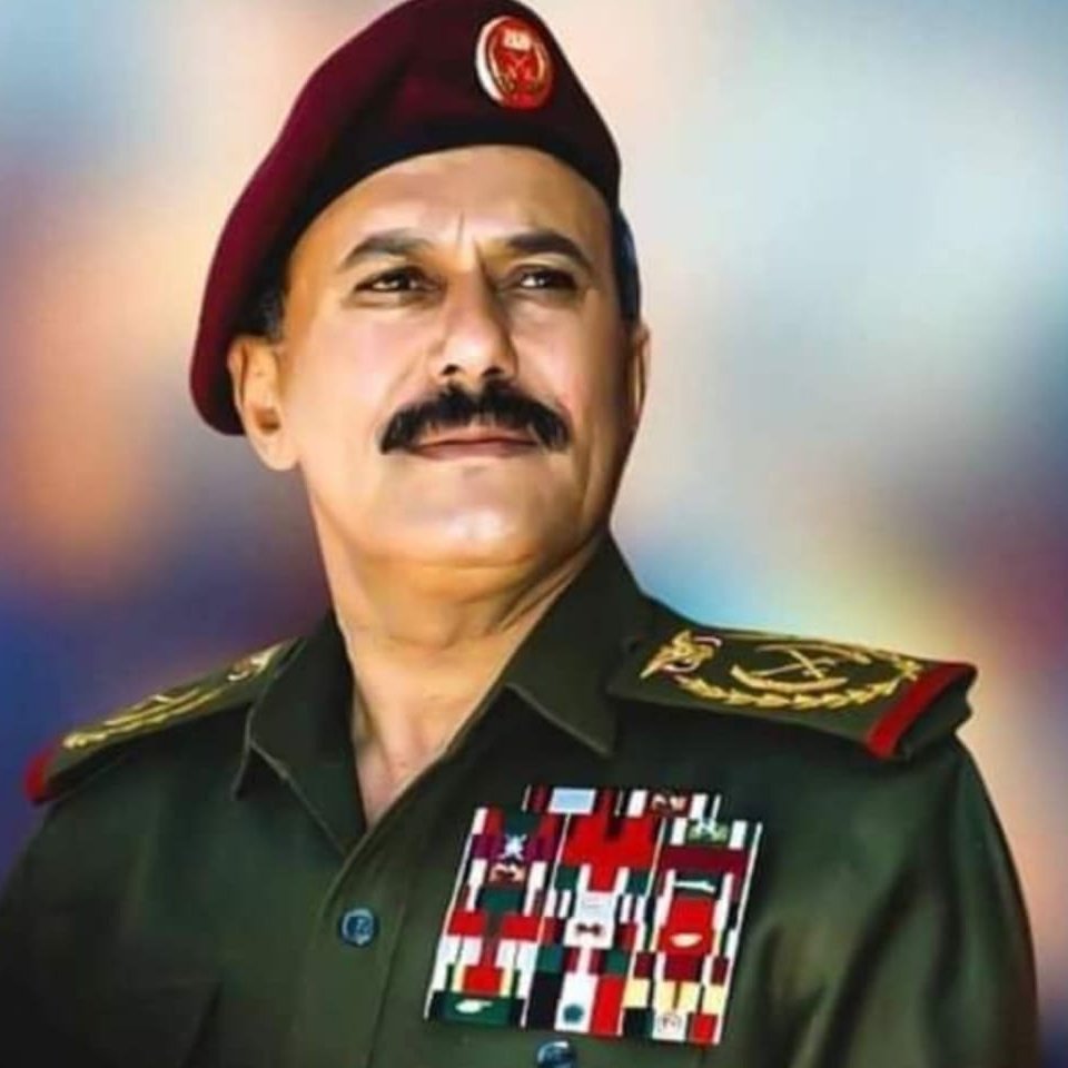 في البداية كان العهد: نستذكر بقلوب مؤمنة الزعيم الشهيد علي عبدالله صالح عفاش. يا سيد الشهداء، دمك هو وقود ثورة 2ديسمبر، وقرارك كان العودة للجمهورية الخالصة.
#شهداء_ثوره_ديسمبر #ثوره_2ديسمبر_مستمره