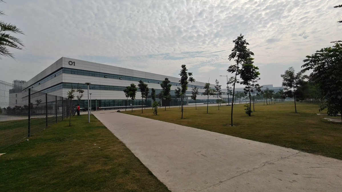 nipunmarya's tweet image. An exclusive look inside the craft and precision that power every iQOO device. Our #iQOOCommunity witnessed innovation up close.

Explore the full thread: community.iqoo.com/in/thread/1246…