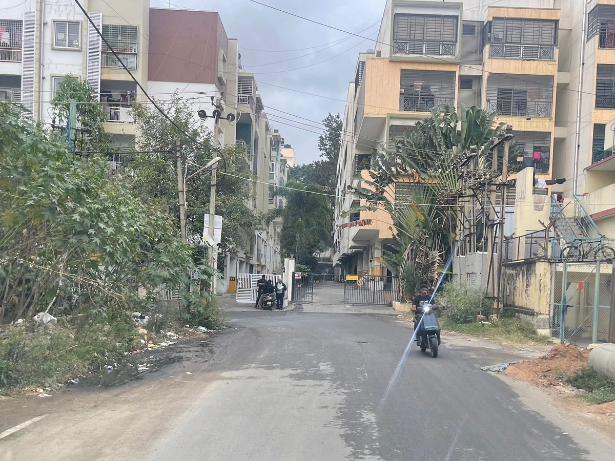 Digitalgurublr's tweet image. this apartments toilet water is flowing on road for several days now, please act asap @ICCCBengaluru @GBAChiefComm @GBA_office 
location - Aditya Mytri Apartment Ramanjaneya Nagar Chikkalasandra, next to Vijaya Oasis Apartment.
@BlrCityPolice @blrcitytraffic @DKShivakumar