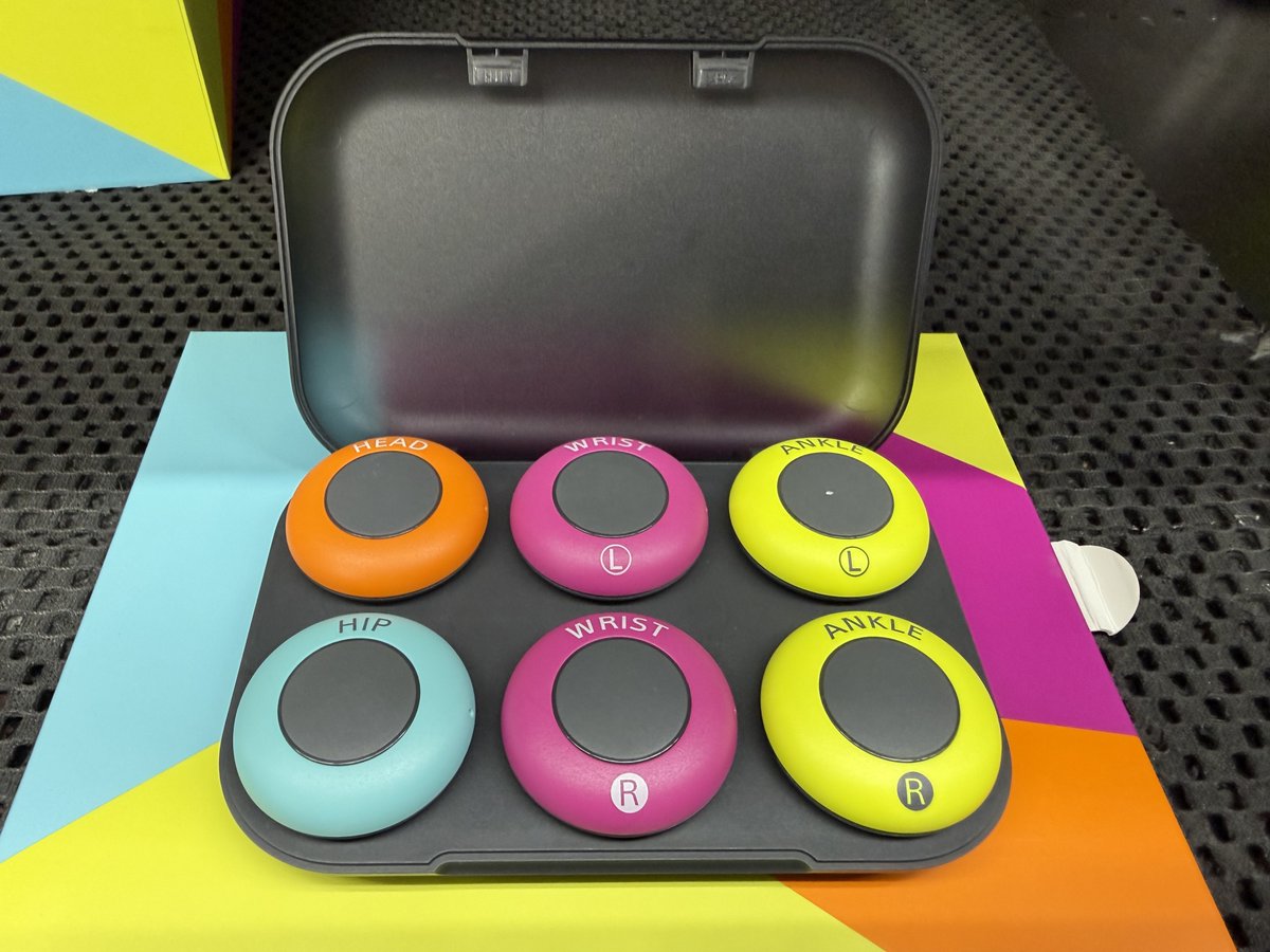 人気のmocopiのモバイルモーションキャプチャー‼
色とりどりで可愛いですね(^▽^)/