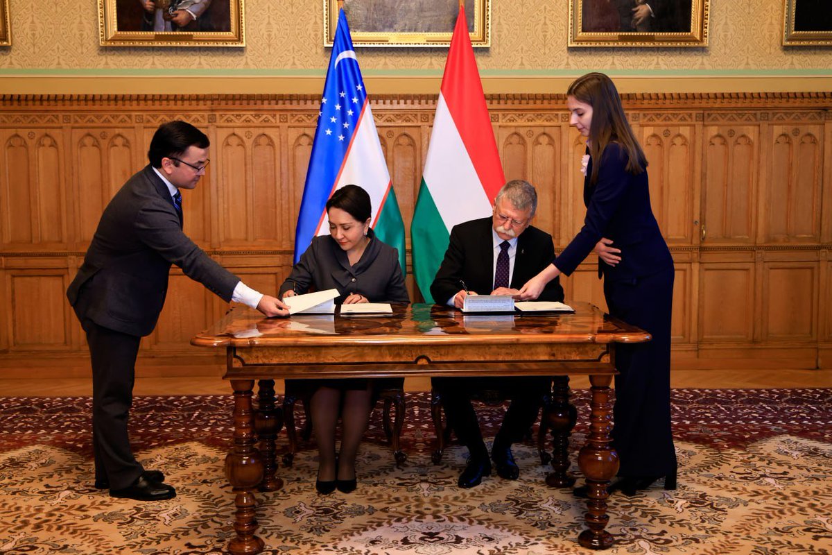 🇺🇿🇺🇿🇺🇿

O‘zbekiston Respublikasi Oliy Majlisi Senati  va Vengriya Milliy Assambleyasi o‘rtasida Anglashuv memorandumi imzolandi (senat.uz/international-…)
_________
Подписан Меморандум о взаимопонимании между (senat.uz/ru/internation…) Сенатом Олий Мажлиса Республики Узбекистан и