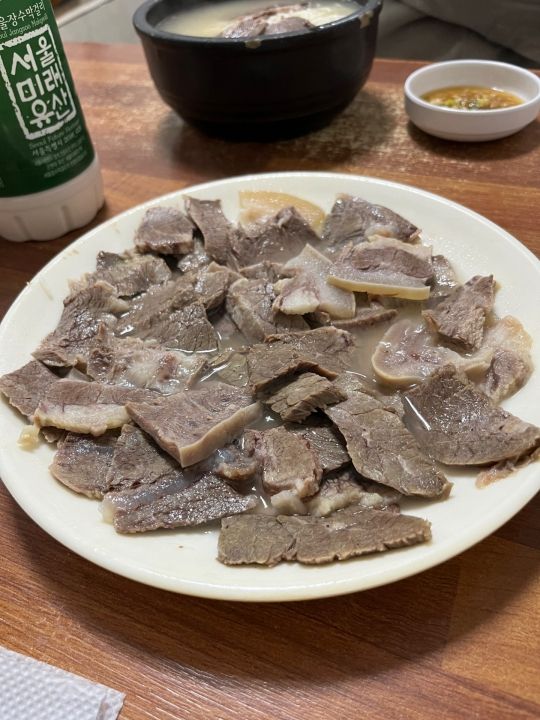konest's tweet photo. 【注目のお店】中林荘ソルロンタン

真打登場、ソルロンタン。
見た目から肉は多く、ソーメンの量も多い。中にはご飯も入っています。
素晴らしい極上スープです。
薄味ですが実に奥深い味わいです。

🔽詳細を見る
https://t.co/Yi9n8JKitn https://t.co/bRwx3T62dV