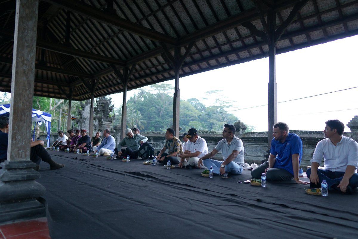 India in Bali tweet media