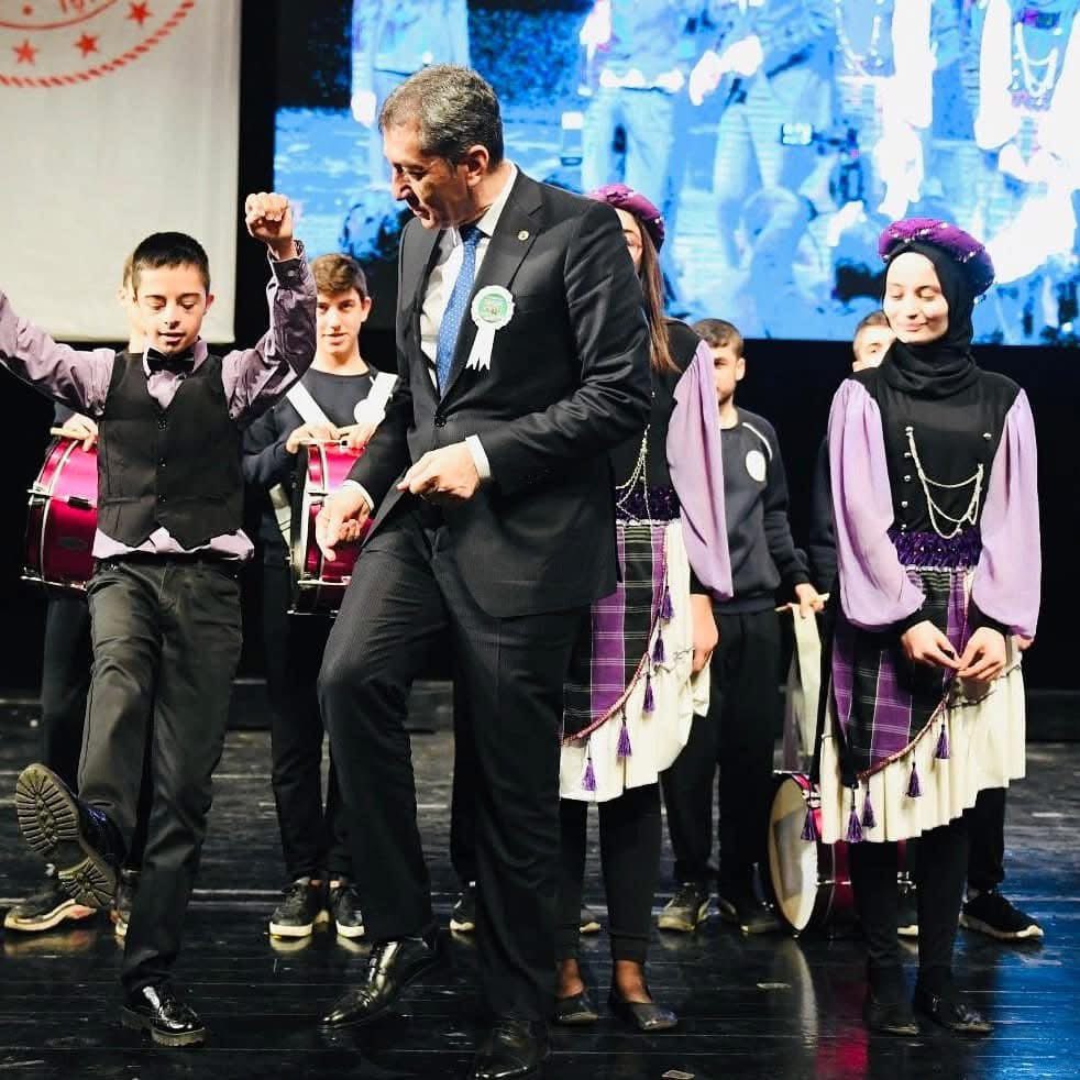 3 Aralık Dünya Engelliler Günü, en büyük farkındalık, farkında olmaktır. Hayatı kolaylaştırmak adına farkında olalım. <a href="/ziyaselcuk/">Ziya Selçuk</a> #Farkındalık