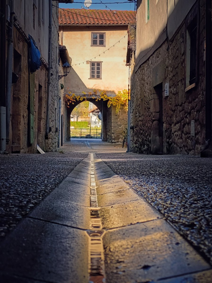 En poco menos de un mes, esta población se unirá al club de los pueblos más bonitos de España y que conste que no tenía ninguna duda, ya que es la portada del calendario 2026 de "Burgos en mi mirada". ¿Dónde estamos?
