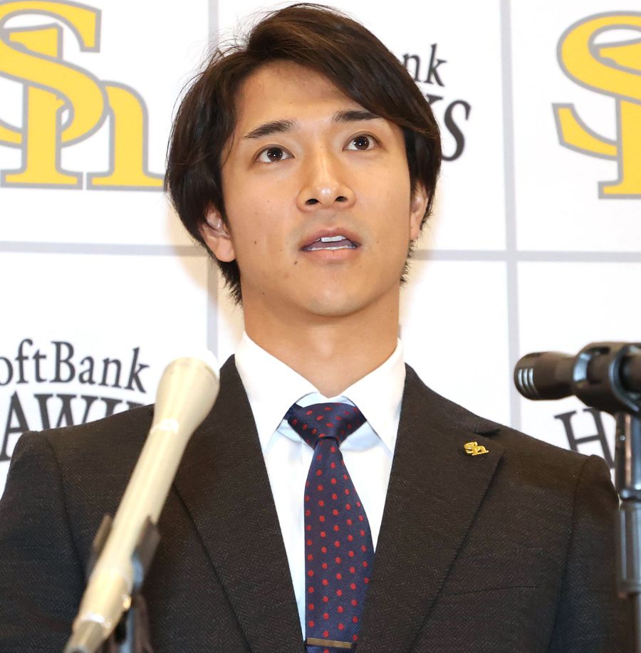 柳町達選手「こんな景色が見られるとは」

6800万円アップの1億1000万円でサイン

▼記事はこちらから▼ #sbhawks
nishispo.nishinippon.co.jp/article/966425