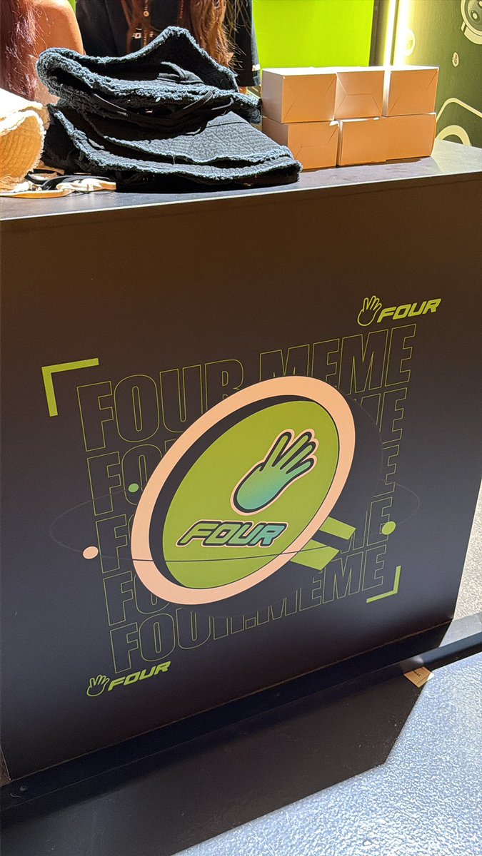 IridonAdrian's tweet photo. @Four_FORM_  Great time here! WAGMI https://t.co/uLNKaNO3ty