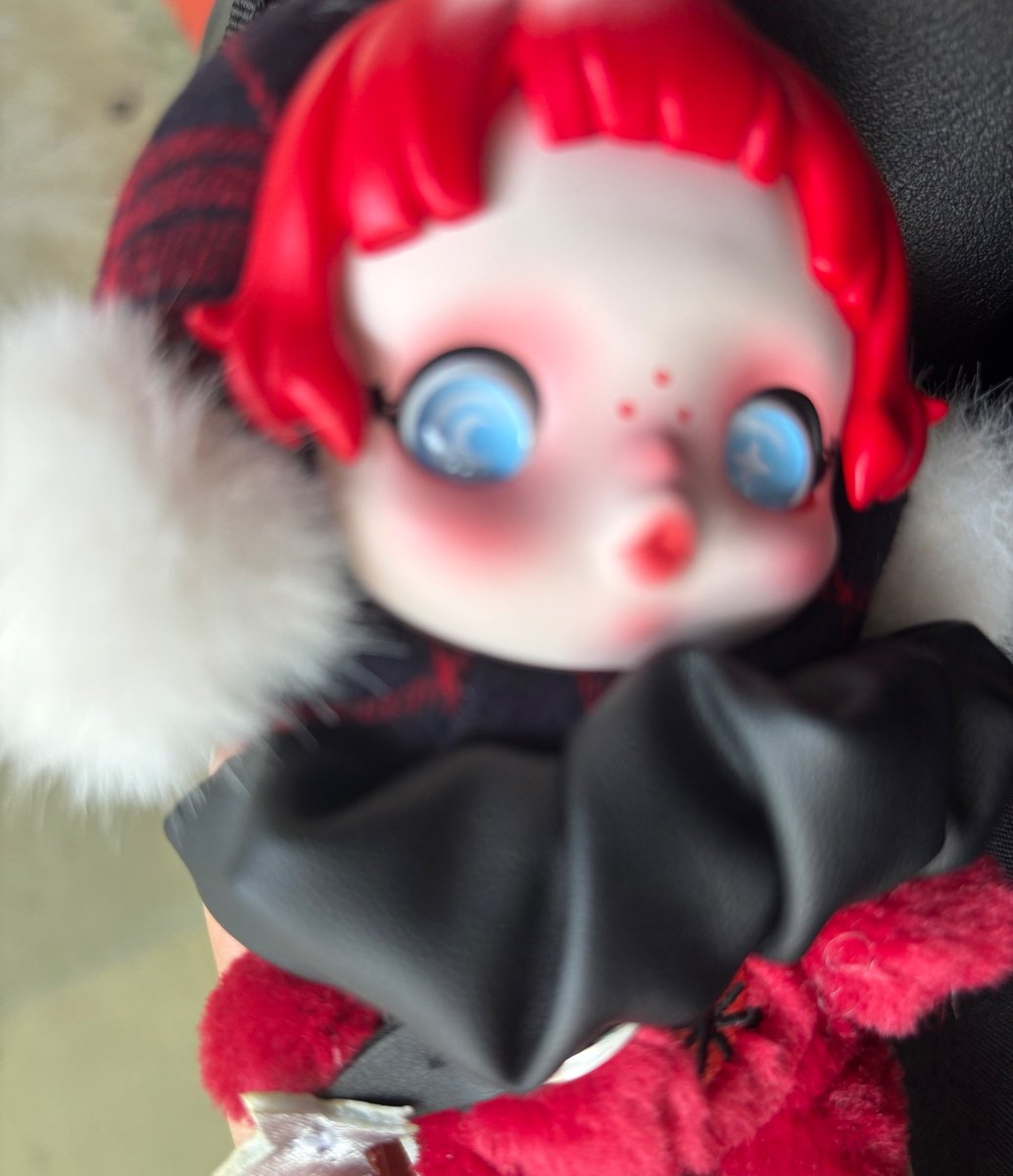 Today’s otfit 🖤❤️