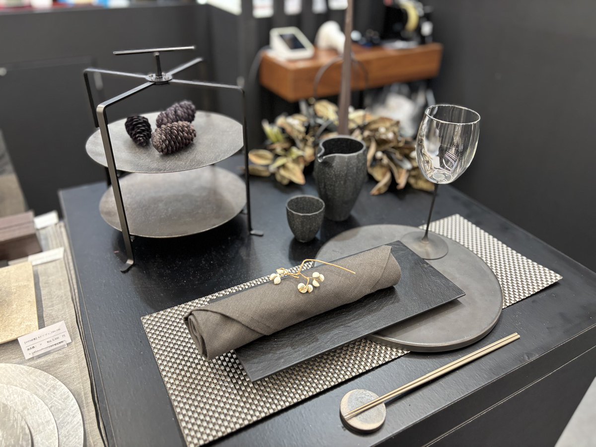tablewarefest's tweet photo. 【協賛社紹介】

S-1　深川製磁
S-2　陶房 火風水／アトリエ＋ショップ COCOCO
S-3　SAN&
S-4   ビレロイ＆ボッホ
S-5　KAGAMI
S-6　サントリーウェルネス株式会社
S-7　カゴメ株式会社
S-8　Oisix
S-9　明治ブルガリアヨーグルト
S-10  ネスカフェ ドルチェ グスト
S-11　ヒルトングランドバケーションズ
S-12　スキンケア体感ブース
S-13　FUJIMI
S-14　PREMIUM WATER
S-15　C'BON
S-16　丸美屋食品
S-17　OLIVE♡オリーブ
S-18　佐賀県嬉野市　中島緑茶園
S-19　Décor CLASSIQUE
S-20　人形町　龍屋
S-21　株式会社メルシー

📅日程
2025年11月27日(木)～12月3日(水)　10:00～18:00
🚩会場
東京ドームシティ プリズムホール
🎟️当日券絶賛発売中！
公式HPよりご確認ください。

#テーブルウェアフェスティバル2025
#テーブルウェアフェスティバル
#器 #うつわ好き
#食器 #洋食器好き #和食器好き
#陶器好き #磁器好き #漆器好き
#テーブルコーディネート
#テーブルセッティング
#テーブルフォト #うつわのある暮らし
#東京ドームシティプリズムホール
#tablewarefestival2025
#tablewarefestival #tableware #tablesetting