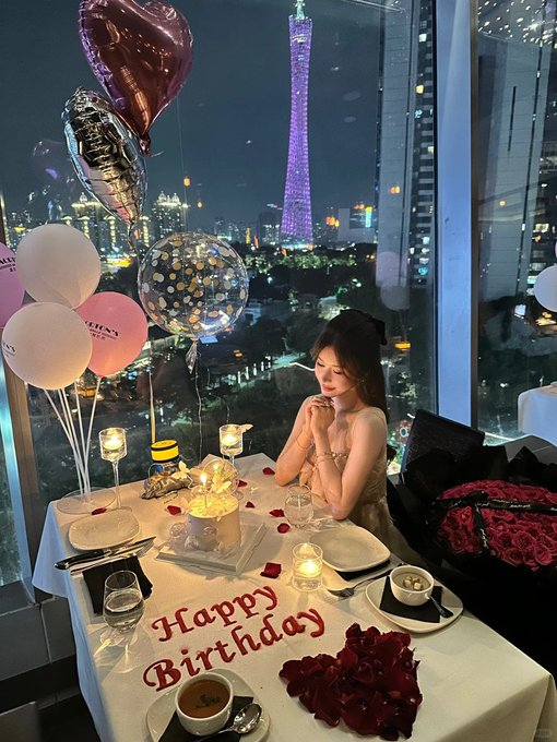 kikiq28's tweet photo. プレートが可愛いお店8選in都内🗼
誕生日とか記念日のお祝いにおすすめ↓ https://t.co/3MArnMcNgN