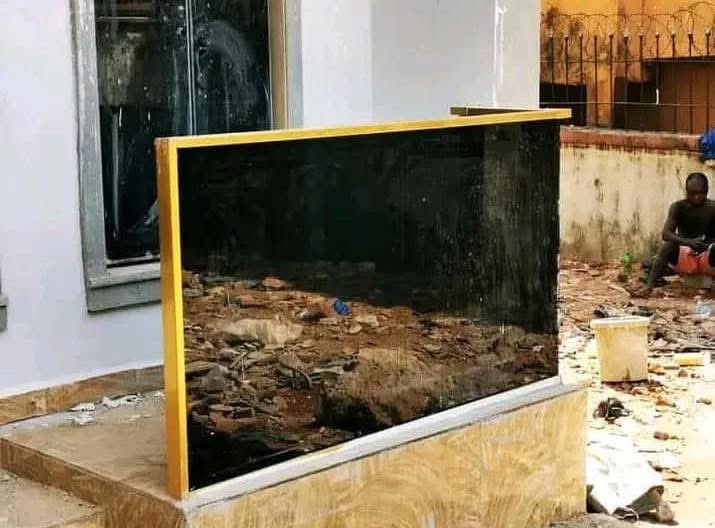 SplendidMetal's tweet photo. Dark grey tampered glass. https://t.co/CSxx2bEGcW
