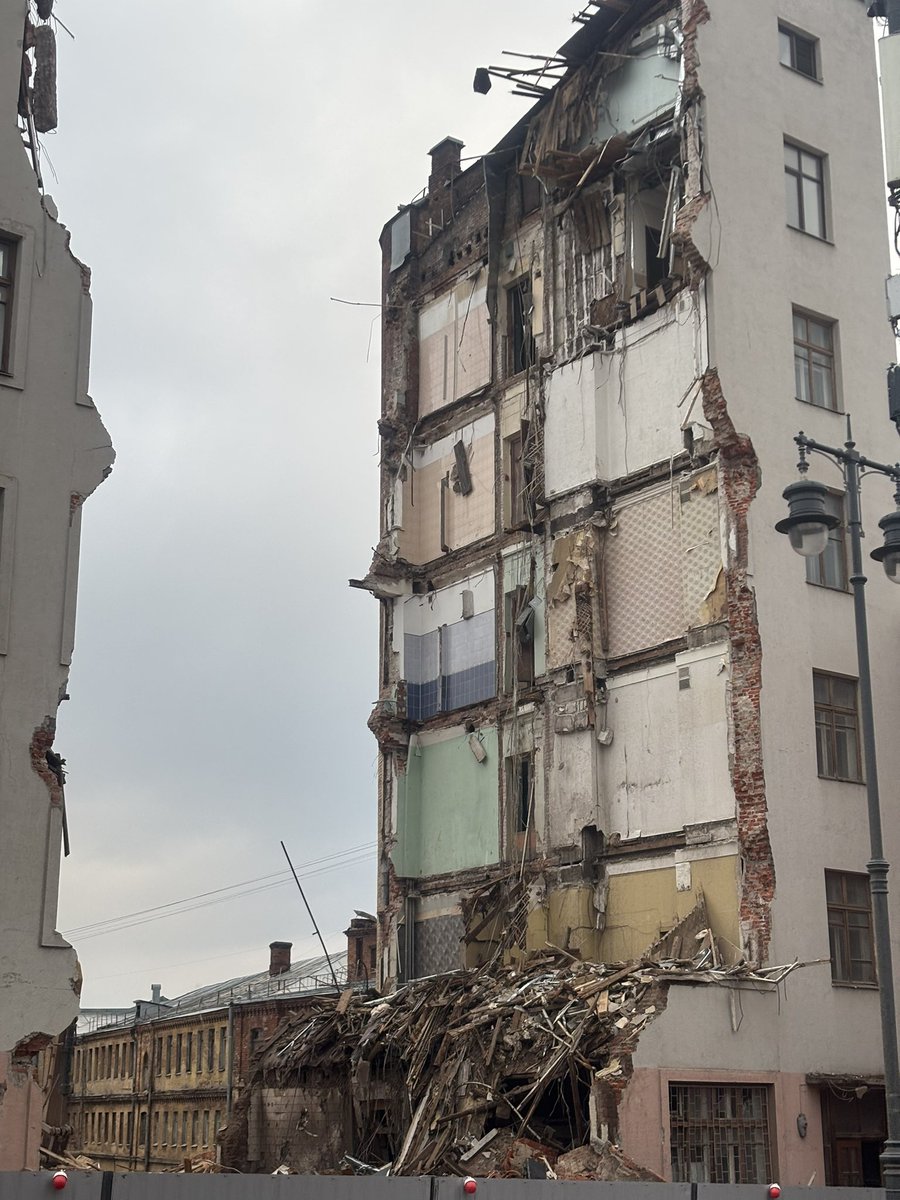 Обожаю предновогоднюю Москву
😍🎅🎄