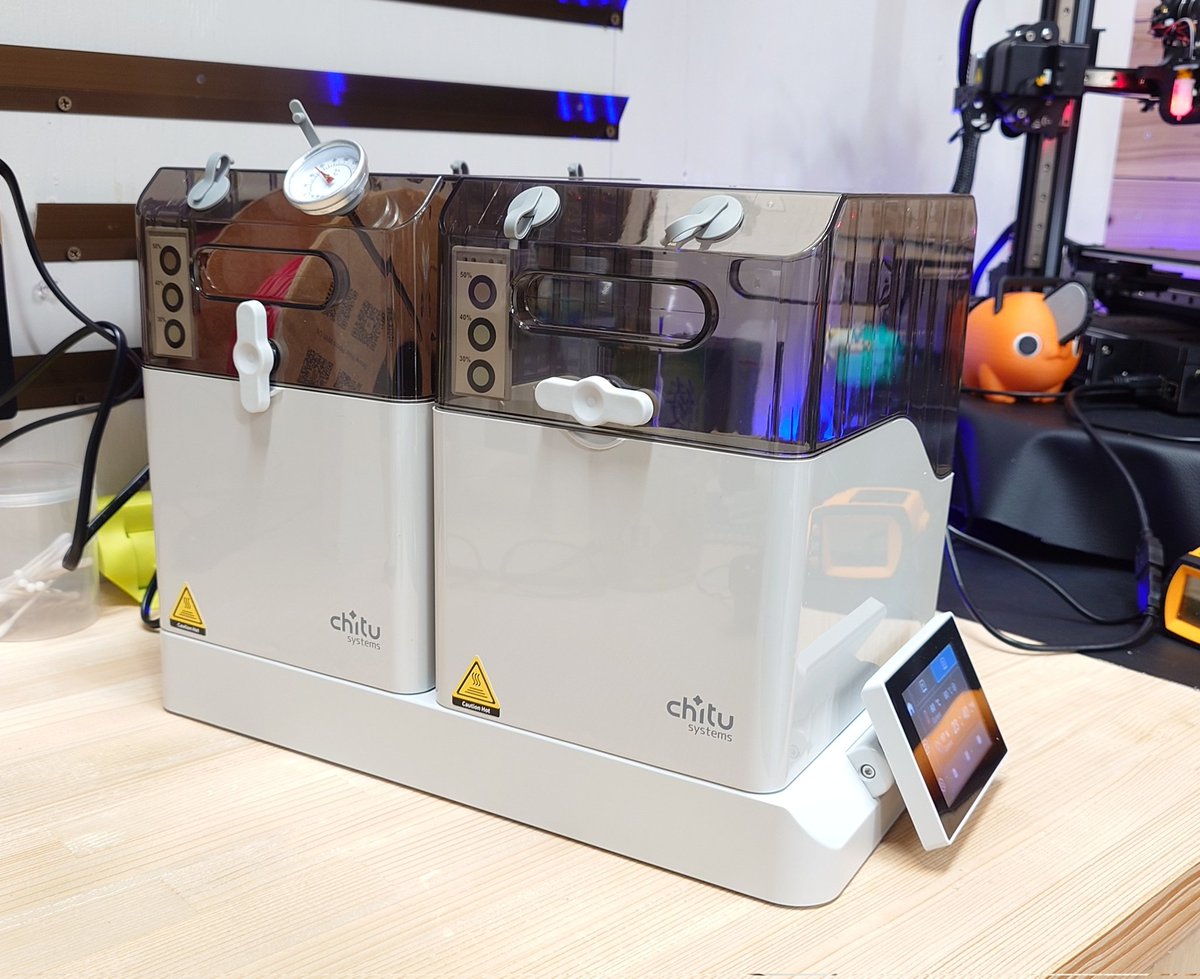 Chitsさんのフィラメントドライヤー着弾

縦置き時にモニターが手前に来る設計（ありがたやぁ）

取り外せるBoxと99時間タイマー&amp;湿度管理運転

欲しかった機能が全部入り

#pr <a href="/ChiTuSystems/">ChiTu Systems</a>