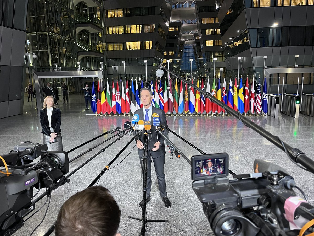 Rutte: we moeten ervoor zorgen dat Oekraïne er zo sterk mogelijk voor staat #NAVO