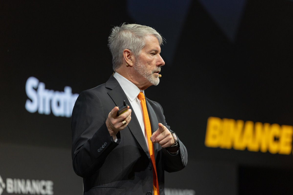 binance's tweet image. .@MicroStrategy&apos;s @saylor took to our main stage at #BinanceBlockChainWeek and spoke about the undeniable case of Bitcoin.

“Bitcoin is the foundation of economic markets — its trading power exceeds Google, Microsoft, and even the Navy’s spending power.”

“This is not rhetorical…