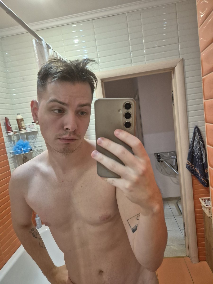 Ебался минуту назад